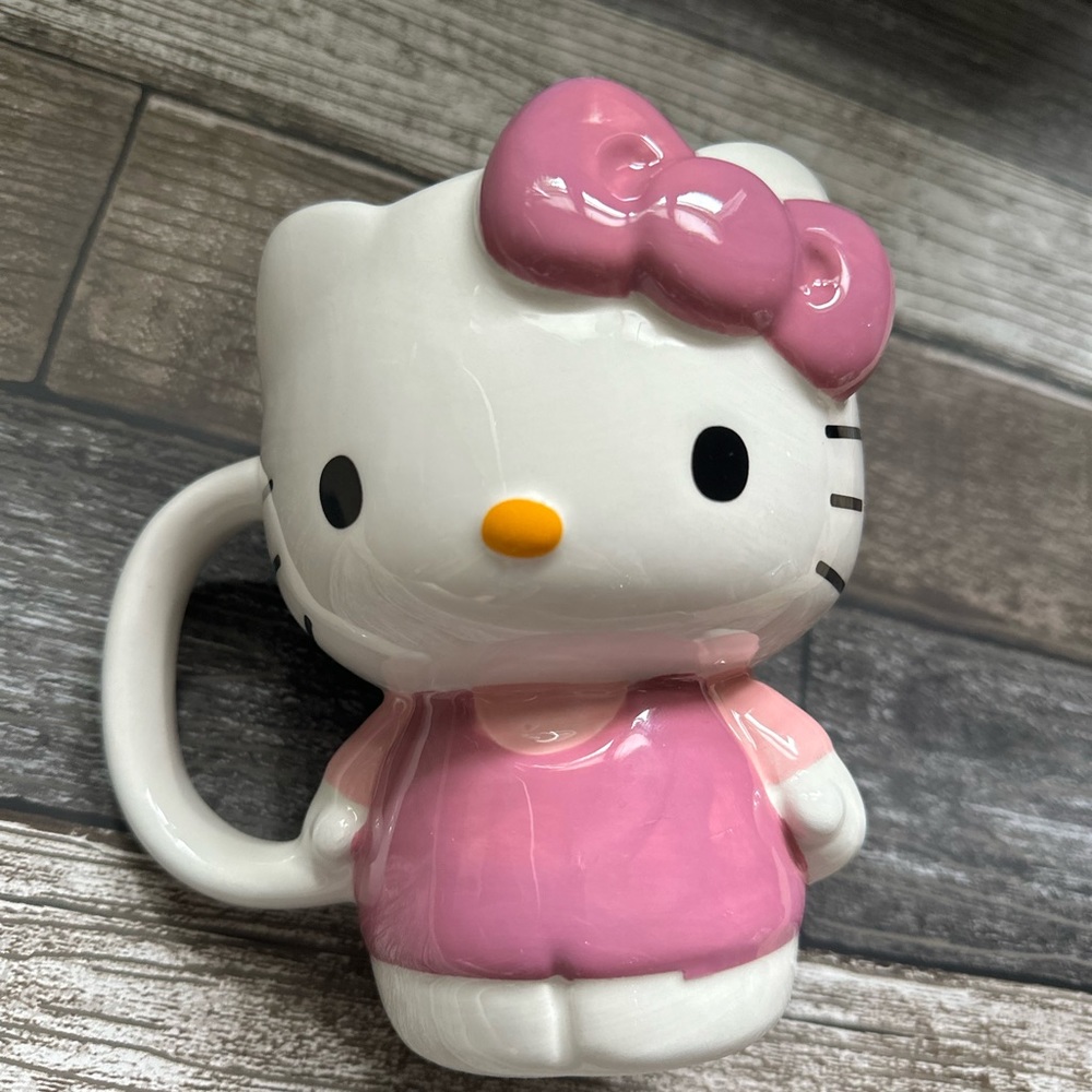 ⭐️🥳HOST PICK 🥳⭐️Hello Kitty pink Bow Full Body Mug